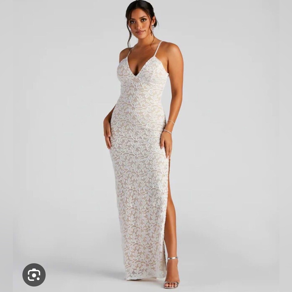 BRAND NEW Windsor Formal Floral White Dress w/ Sparkles